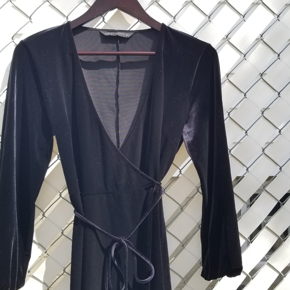 Zara black velvet wrap dress mini puff sleeve S - Picture 12 of 17